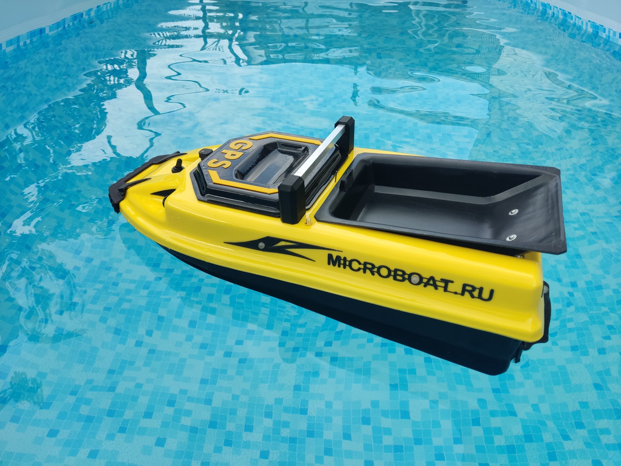 Прикормочный кораблик UNIBOAT LUXURY с автопилотом (желтый) — Автопилоты  UNIBOAT